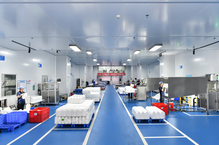 Organized plastic packaging production workshop